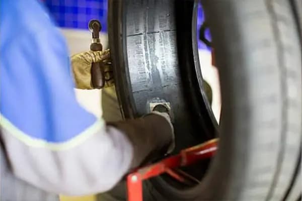 ESLAS OTO LASTİK YIKAMA Konuma en yakın lastikçi Mobil lastikçi nöbetçi lastikçi - Lastik Tamircisi - Bursa Nilüfer