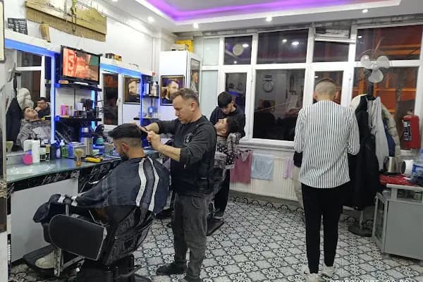 EMEK ERKEK KUAFÖRÜ - Berber Dükkanı - İstanbul Arnavutköy