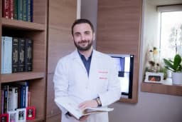 Prof. Dr. Ertuğrul Akşahin/Artroskopi, Artroplasti, Robotik Protez Cerrahisi , Travma Cerrahisi, Ortopedi Ankara , Ön Çapraz Bağ, Menisküs, Spor Yaralanmaları