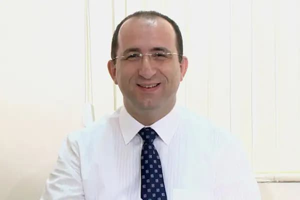 Prof. Dr. Abdurrahman Çömlekçi - Endokrinolog - İzmir Konak