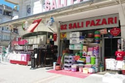 82 Sali Pazari