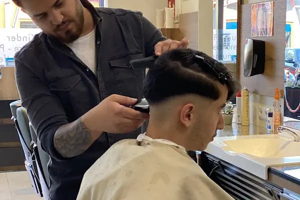Mustafa Div Hair Artist - Berber Dükkanı - Antalya Döşemealtı