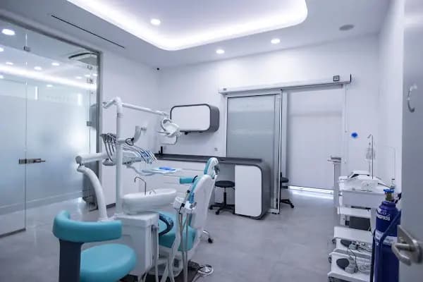 Dr. Melih Çakır | Ağız, Diş, Çene Cerrahisi Uzmanı | Bursa - Ağız Cerrahı - Bursa Nilüfer