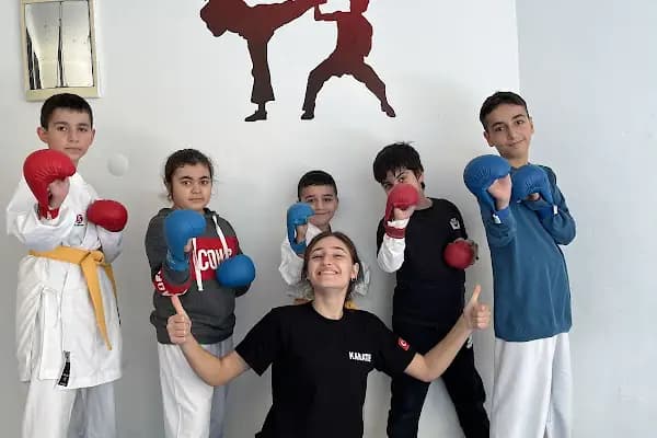 KERBEROS SPOR KULÜBÜ - Spor salonu - İzmir Bornova