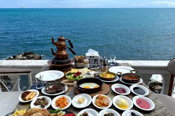 LAUSS Cafe &amp; Lounge - Kafe - Trabzon Akçaabat