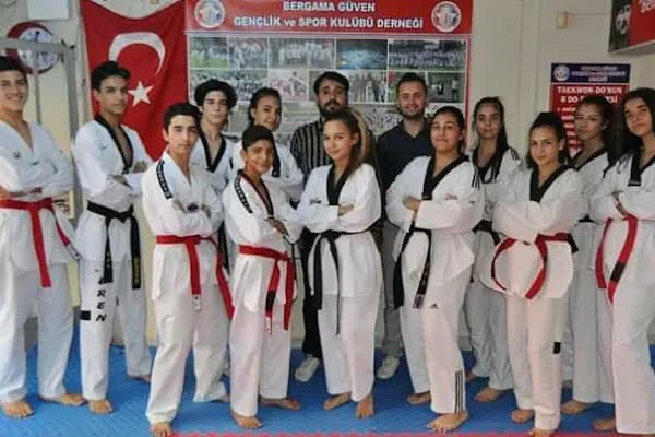 Bergama Güven Spor Kulübü - Spor salonu - İzmir Bergama