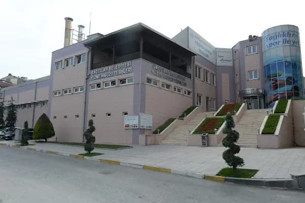 Bağcılar Belediyesi Barbaros Yüzme Havuzu Tesisleri - Halka Açık Yüzme Havuzu - İstanbul Avcılar