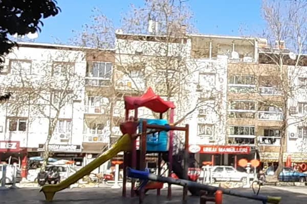 Buca Belediyesi Şehit Uz. Çvş. Selim Çeri Parkı - Park - İzmir Buca