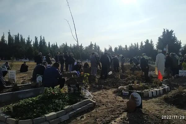 Aliağa Mezarlığı - Mezarlık - İzmir Çeşme