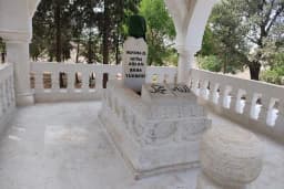 Aslanbaba Türbesi