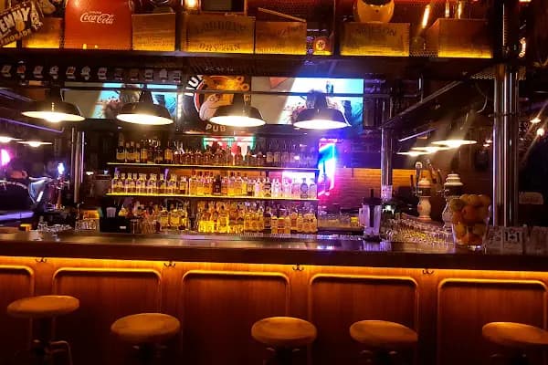 HUNGRY DOG PUB - Bar - İzmir Çeşme