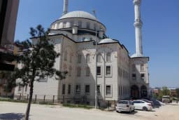 Özcanlar Cami