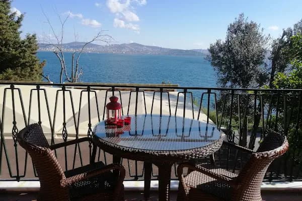 Tiara's Restaurant - Restoran - İstanbul Adalar