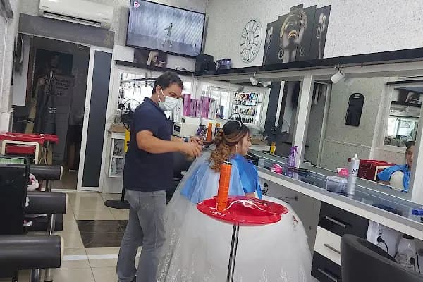 KUAFÖR NAZLI, 23 yıllık tecrübe heryıl yeni eğitimlere katılan bir salon - Kuaför - Mersin Anamur