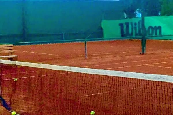 Aslanlar tenis akademisi - Tenis Kortu - Bursa Osmangazi