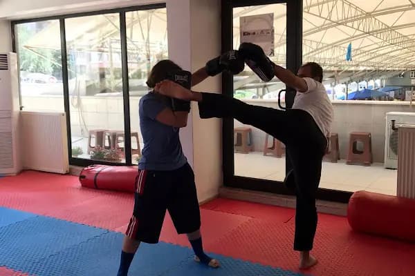 Nilüfer Kick Boks - Kickboks Okulu - Bursa İnegöl