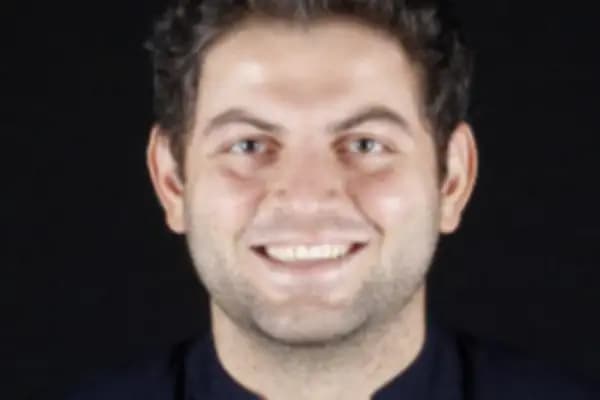 Dr.Dt.Yasin Bulut-Çene Cerrahisi-İmplant-Eklem Tedavisi-Gömülü Diş-Çene Ameliyatları-Gülüş Tasarımı-Ortognatik Cerrahi - Diş Hekimi - Bursa Nilüfer