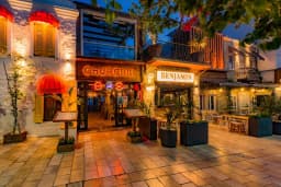 Köşem Cafe & Restaurant & Bar