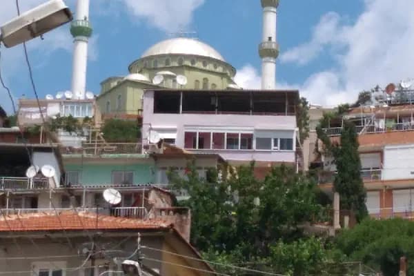 Şehit Jandarma Asteğmen Bekir Hacıismailoğulları Parkı - Park - İzmir Bayraklı