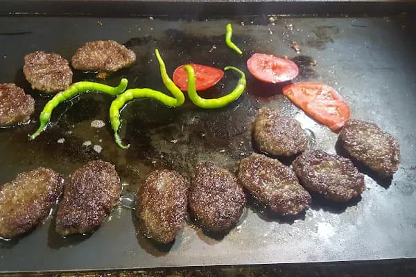 Bergamalı Kokoreç - Sakatat Barbekü Restoranı - İzmir Bornova