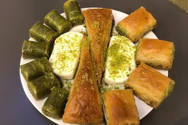 Gaziantepli Haci İbrahim Usta Baklava ( Otogar ) - Tatlı Dükkanı - Konya Akşehir