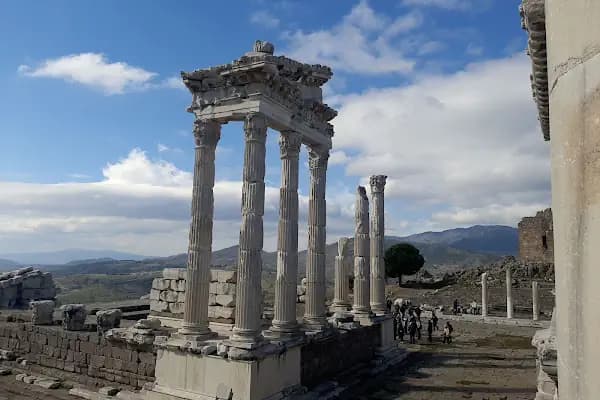 Traianus Tapınağı - Tarihi Yer - İzmir Bergama