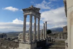 Traianus Tapınağı