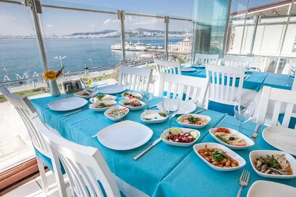 Madam Sofia Cafe &amp; Bar - Kafe - İstanbul Adalar