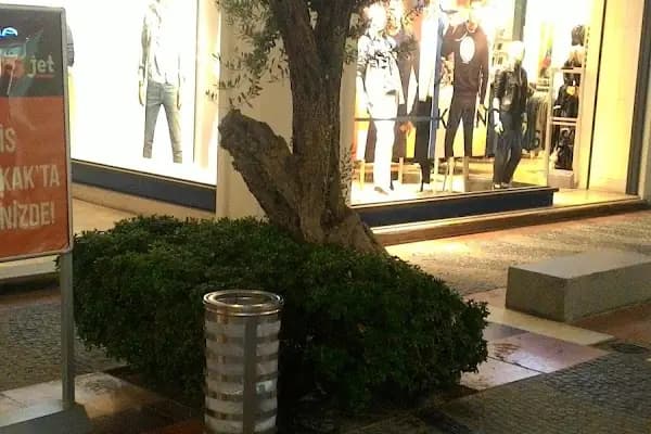 Mavi Jeans - Giyim mağazası - Muğla Bodrum