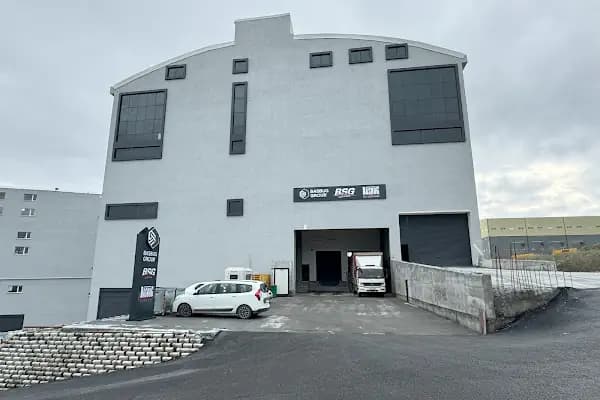 Ömerli başbuğ oto yedek parça - Depo - İstanbul Bahçelievler