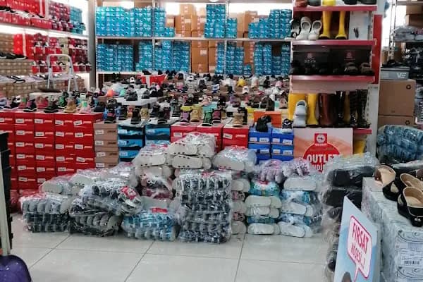 Gezer Ayakkabı Sakarya Fabrika Satış Mağazası - Ayakkabı mağazası - Sakarya Adapazarı