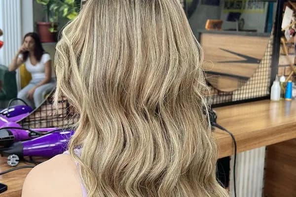 Volkan Madenli Hair & Makeup Studio - Kuaför - İzmir Aliağa