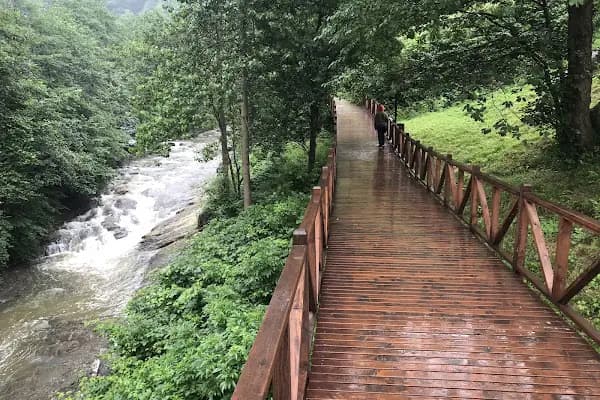 Canik Dere Şelalesi Yürüyüş Alanı - Turistik Yer - Trabzon Akçaabat
