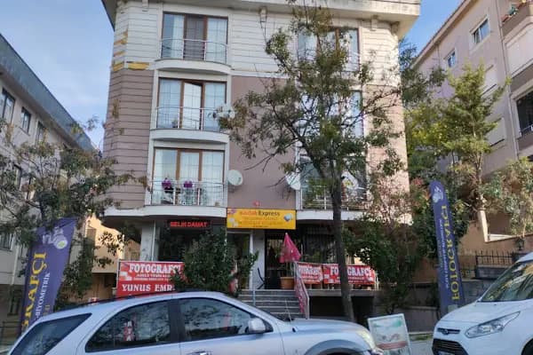 Foto Yasemin Gamze Acele Vesikalık ve Biyometrik - Cübbeli Avukat Çekimleri - Fotoğrafçı - İstanbul Ataşehir