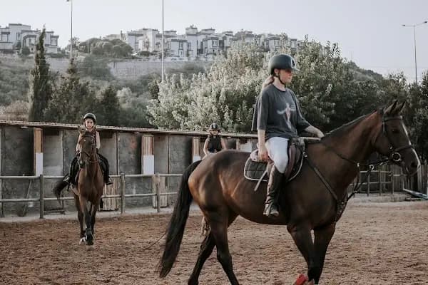 Hara Atlı Spor Kulübü - Binicilik Kulübü - İzmir Bornova