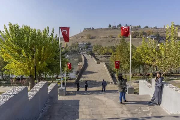 On Gözlü Köprü - Köprü - Diyarbakır Yenişehir