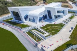 Çayırova Belediyesi Yarı Olimpik Yüzme Havuzu