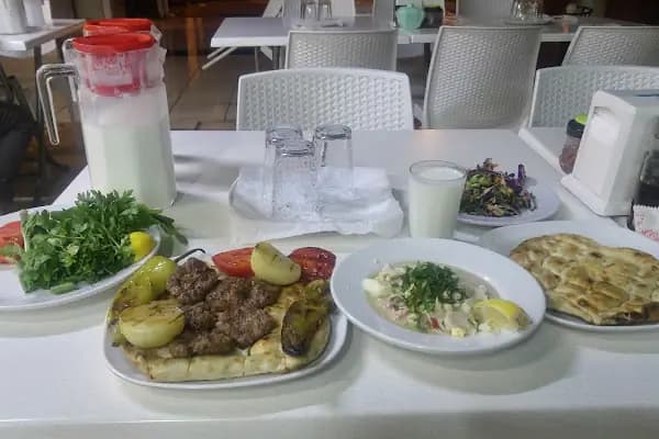 Usta şimşek köfte piyaz - Köfteci - Antalya Döşemealtı