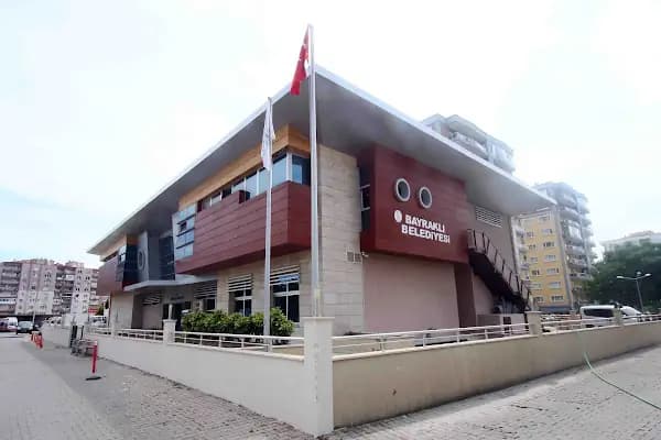 Bayraklı Belediye Başkanlığı - Belediye Binası - İzmir Çiğli