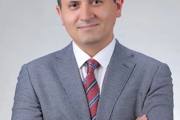 Prof. Dr. Güney YILMAZ / Ortopedi / Çocuk Ortopedi /Deformite Düzeltme / Serebral Palsi / Kalça Çıkığı / Kalça Ultrasonu /Ekstremite Uzatma Cerrahisi - Doktor - Ankara Akyurt