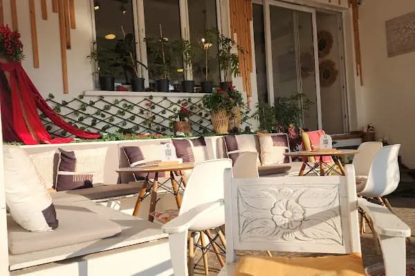 Coffee House - Kafe - İzmir Bergama