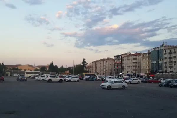 İspark Avcılar Meydanı Açık Otoparkı - Otopark - İstanbul Avcılar
