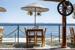 Ada Tiny House Hotel