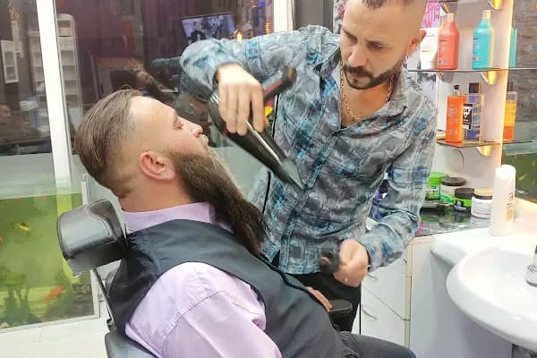 Erkan Bora Erkek Kuaförü - Berber Dükkanı - İzmir Balçova