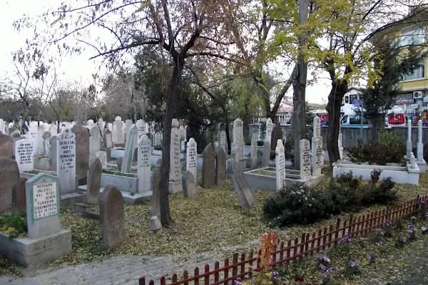 Üçler Mezarlığı - Mezarlık - Konya Karatay