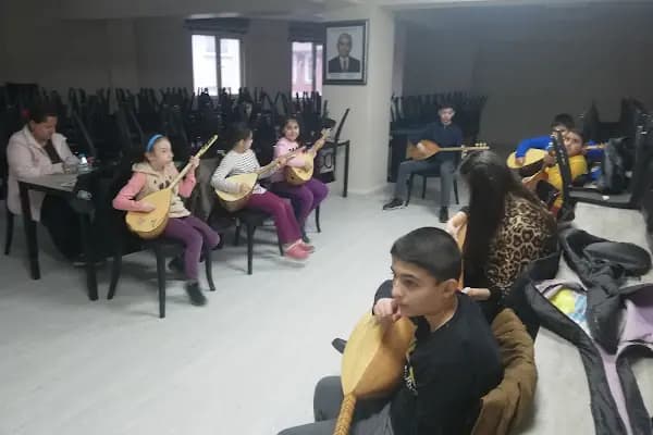 Akem Müzik Aletleri Satış, Tamir ve Müzik Eğitim Merkezi - Yenibosna ders aidatları 1500(bağlama) tl[2025] - Müzik Okulu - İstanbul Bahçelievler