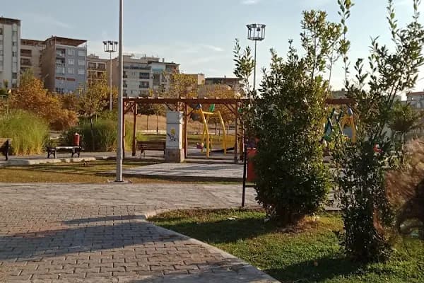 Karabağlar Belediyesi İzmir Şehitler Parkı - Park - İzmir Buca
