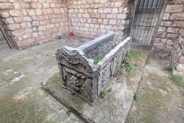 GÖZOĞLU ŞEYH HÜSEYİN EFENDİ KABRİ - Mezarlık - İstanbul Eyüpsultan