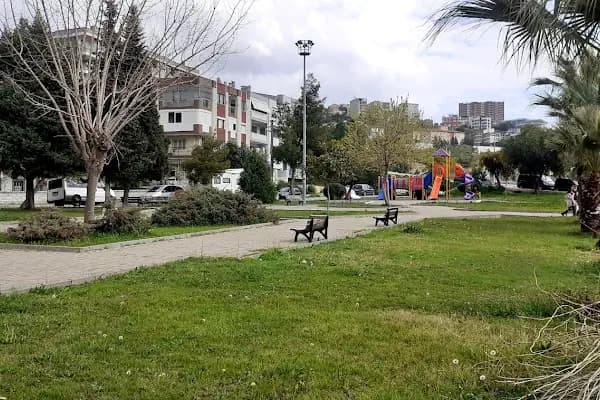 Yadigar Cami Parkı - Park - İzmir Karabağlar