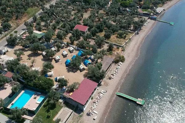 ÇEŞME CENNET VADİSİ TATİL KÖYÜ ÇADIR &amp; KARAVAN KAMP ALANI - Resort Otel - Çanakkale Gökçeada